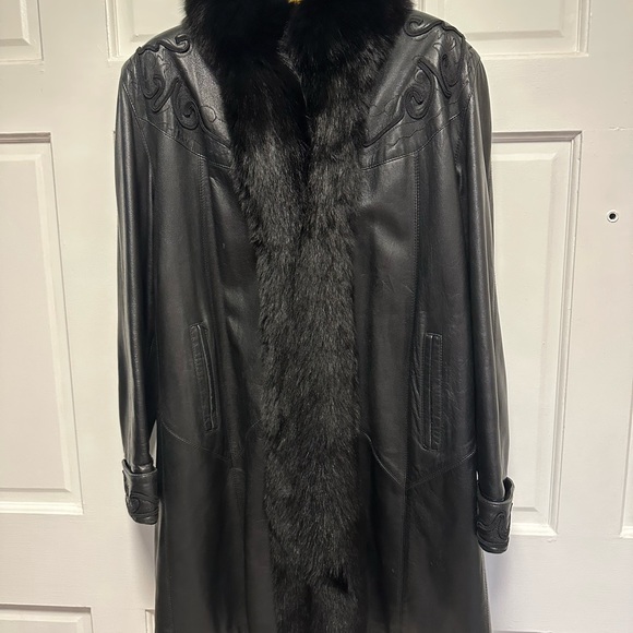 Black Lamb Leather Vintage Coat with Black Fox Tuxedo Trim. Alaskan Fur Co. - Picture 10 of 12
